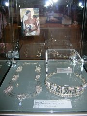 The Retro Show: tiara & necklace